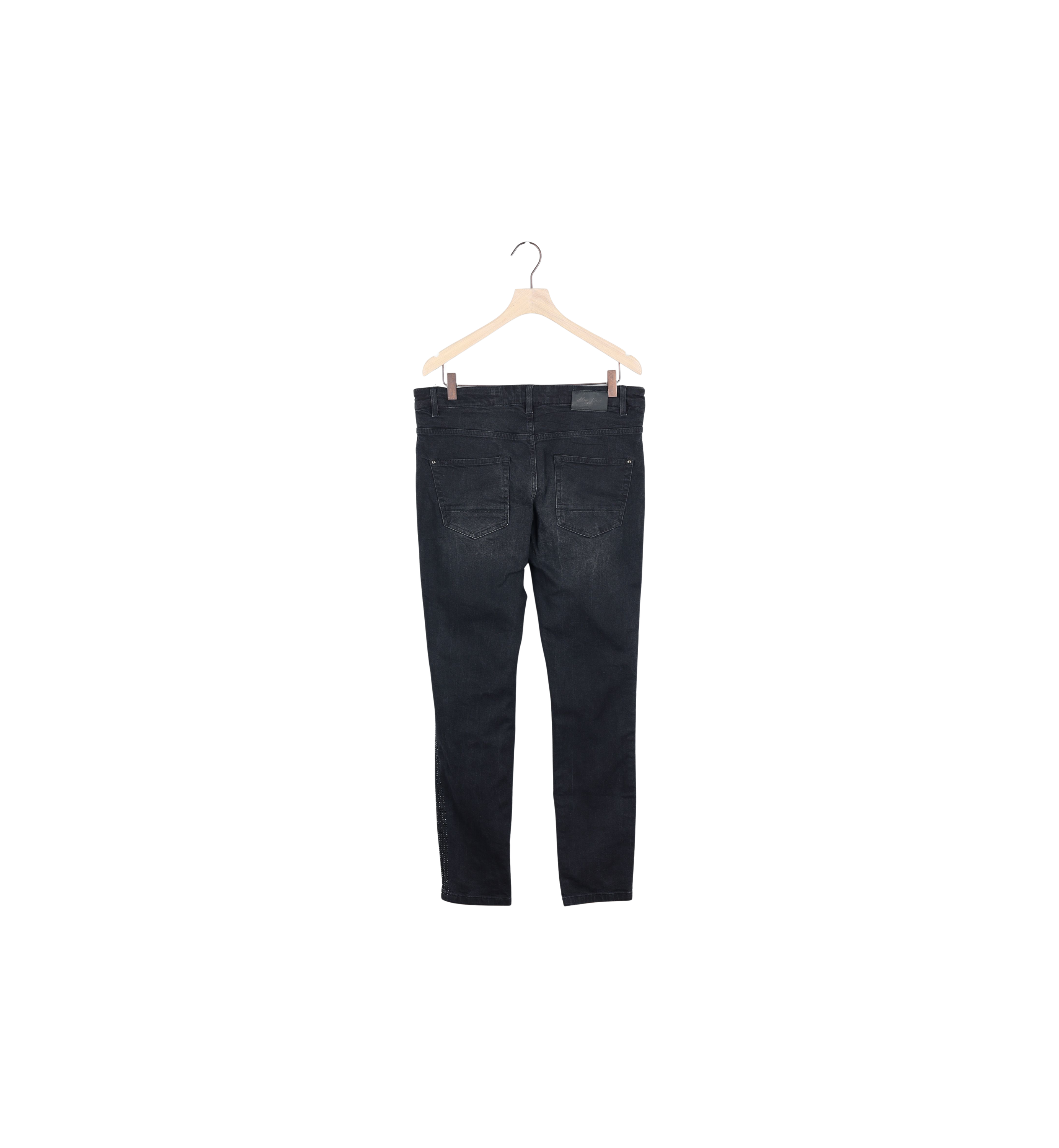 Packshot / Black / ReLoved